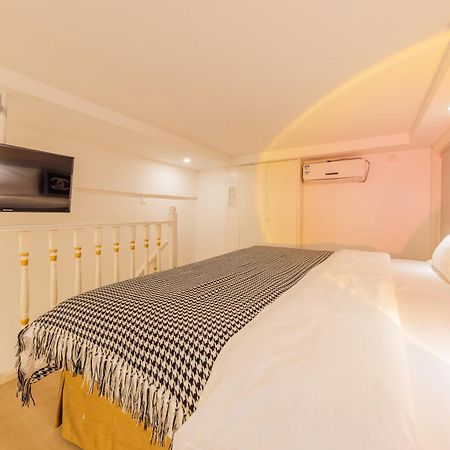 Lavendar Duplex Apartment Guangzhou Exteriör bild